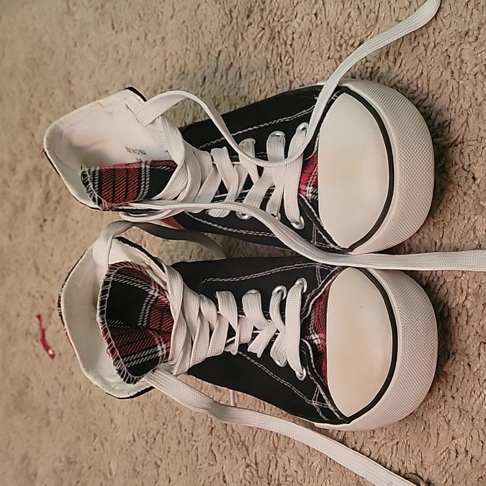 Hot Topic 7.5 Plaid Fashion Shoes